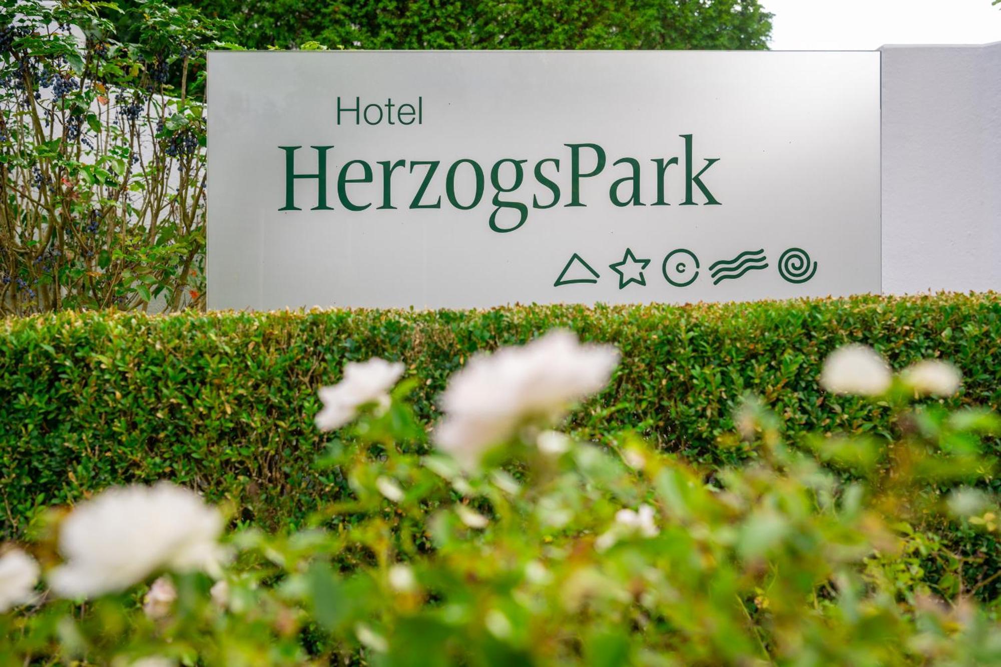 Hotel Herzogspark Herzogenaurach Ngoại thất bức ảnh
