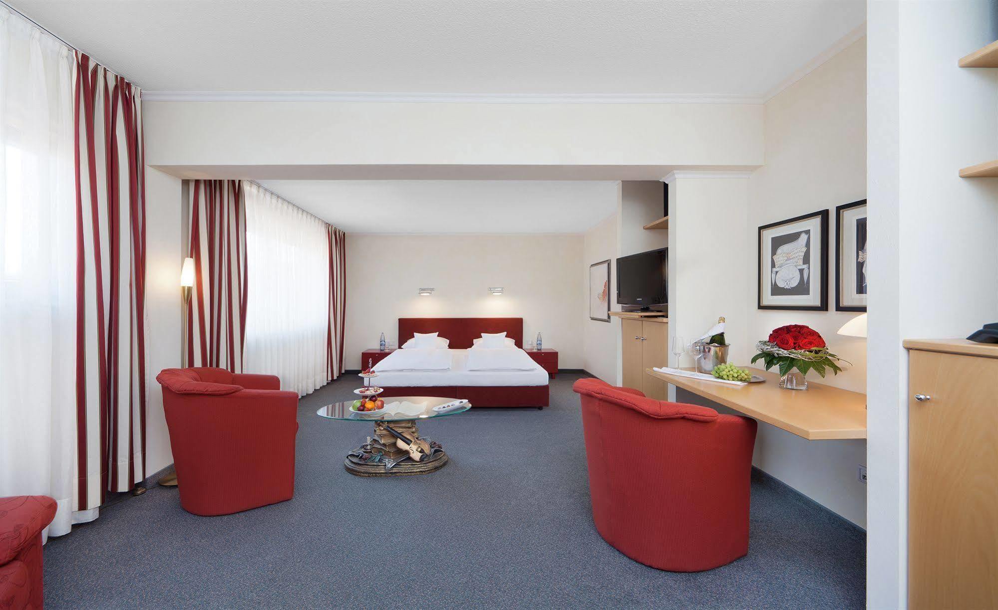 Hotel Herzogspark Herzogenaurach Ngoại thất bức ảnh
